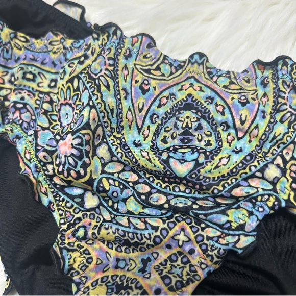 Size M Victoria’s Secret “The Ruffle Cheeky” Paisley Bikini Bottoms E2 - Picture 5 of 6